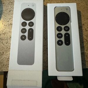 Apple Siri Remote (2nd Generation) - LIKE NEW